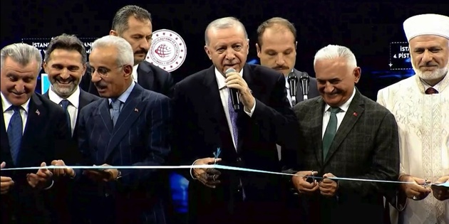 Cumhurbaşkanı Erdoğan, İstanbul Havalimanı’nın 4. Ana Pistini Hizmete Açtı